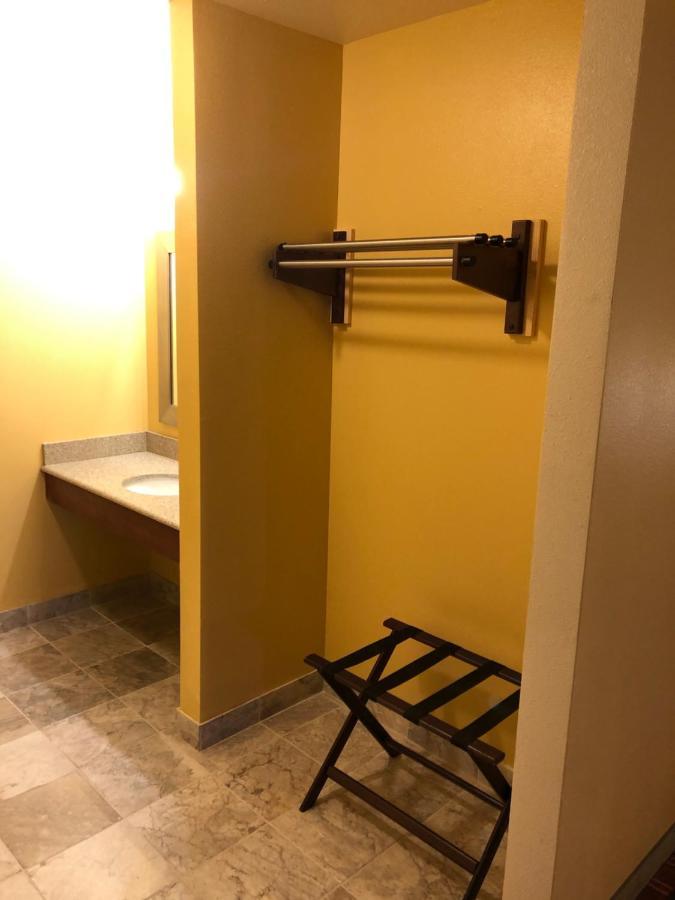 Super 8 By Wyndham Plover Stevens Point Area Hotel 2*
