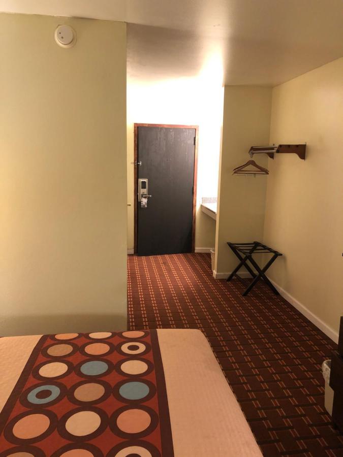 Super 8 By Wyndham Plover Stevens Point Area Hotel Plover