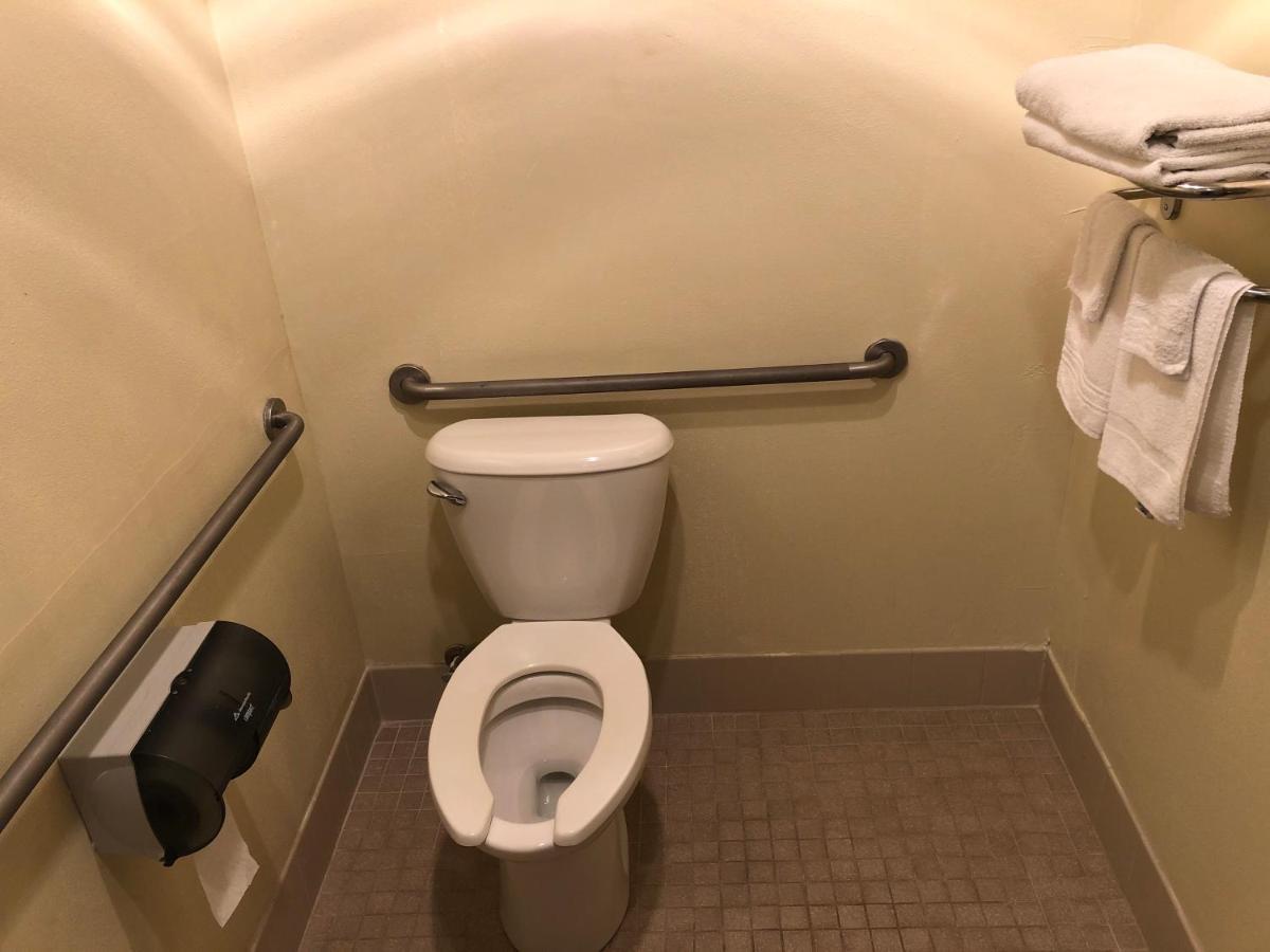 Super 8 By Wyndham Plover Stevens Point Area Hotel 2*