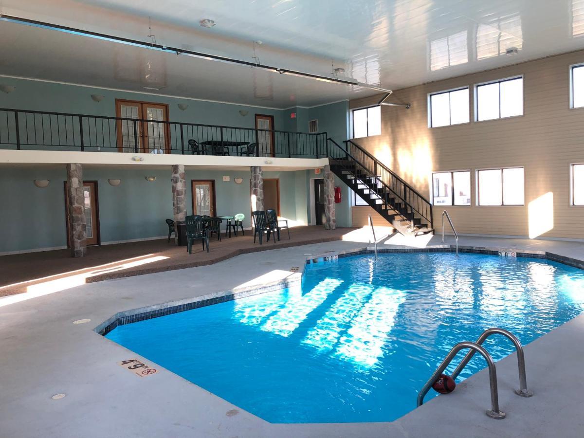 Super 8 By Wyndham Plover Stevens Point Area Hotel