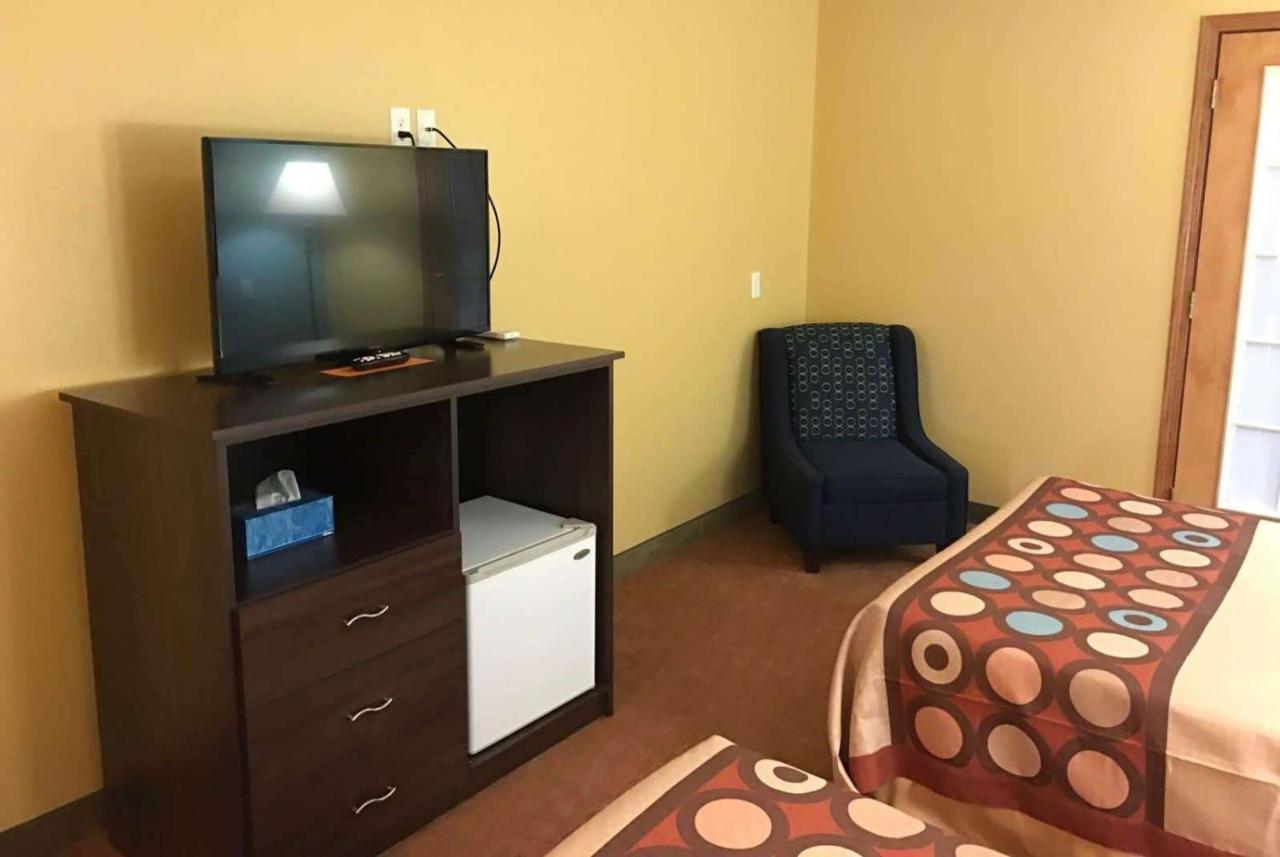 Hotel Super 8 By Wyndham Plover Stevens Point Area 2*