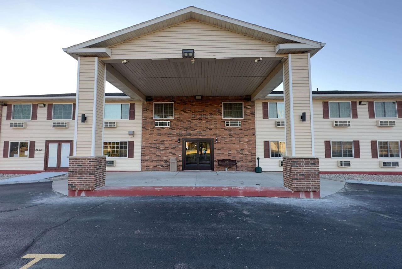 Super 8 By Wyndham Plover Stevens Point Area Hotel 2*
