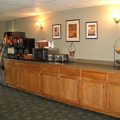Super 8 By Wyndham Plover Stevens Point Area